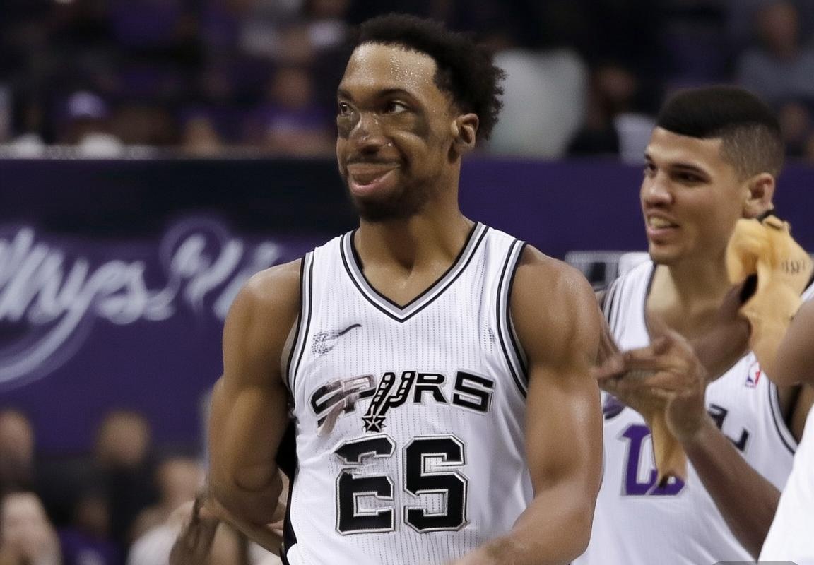 湖人告急！圣安东尼奥马刺队连胜搅局西部季后赛席位，萨克拉门托国王队逆转撼动西部积分榜