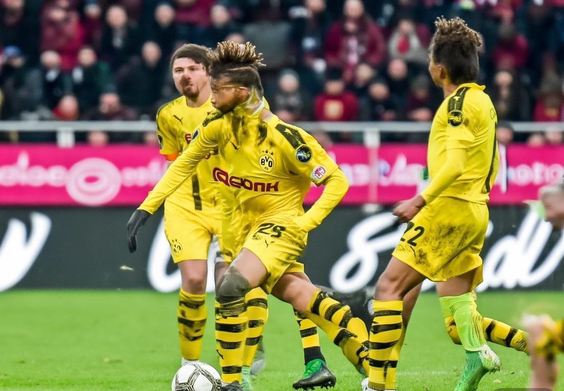 皇马补时绝杀险胜阿拉维斯 拜仁慕尼黑爆冷平局 西甲德甲争冠形势生变